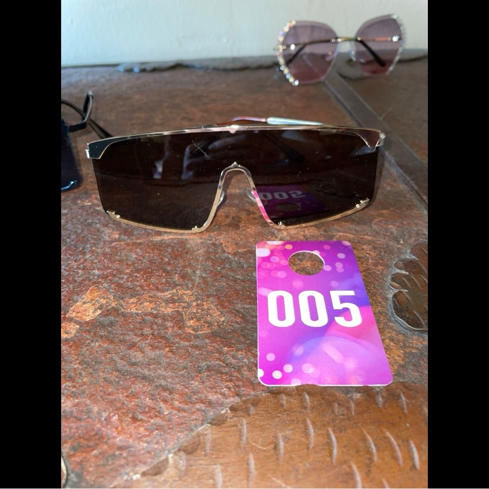 SUNGLASSES 🪢 PICK YOUR PAIR, with Microfiber cloth and Slip Case - Picture 3 of 7